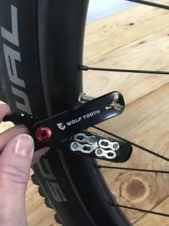 Wolf Tooth Tooth Master Link Combo Pliers Black/red -Velos Importe Boutique wolf tooth master link combo pliers 8